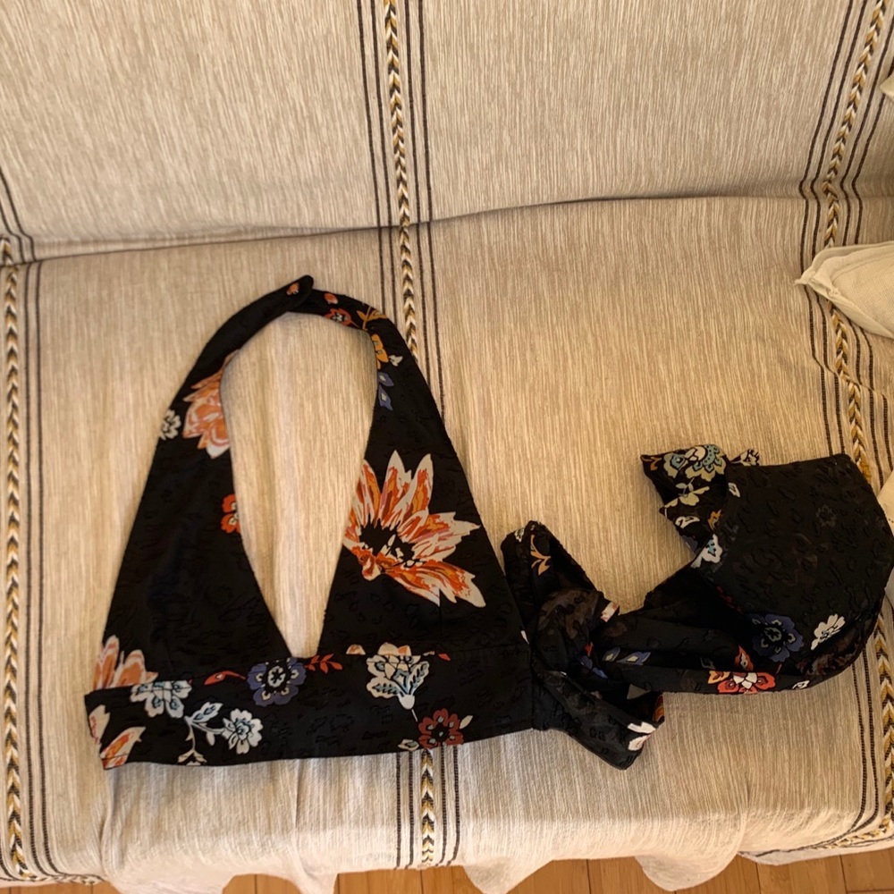 Pattern halter crop top